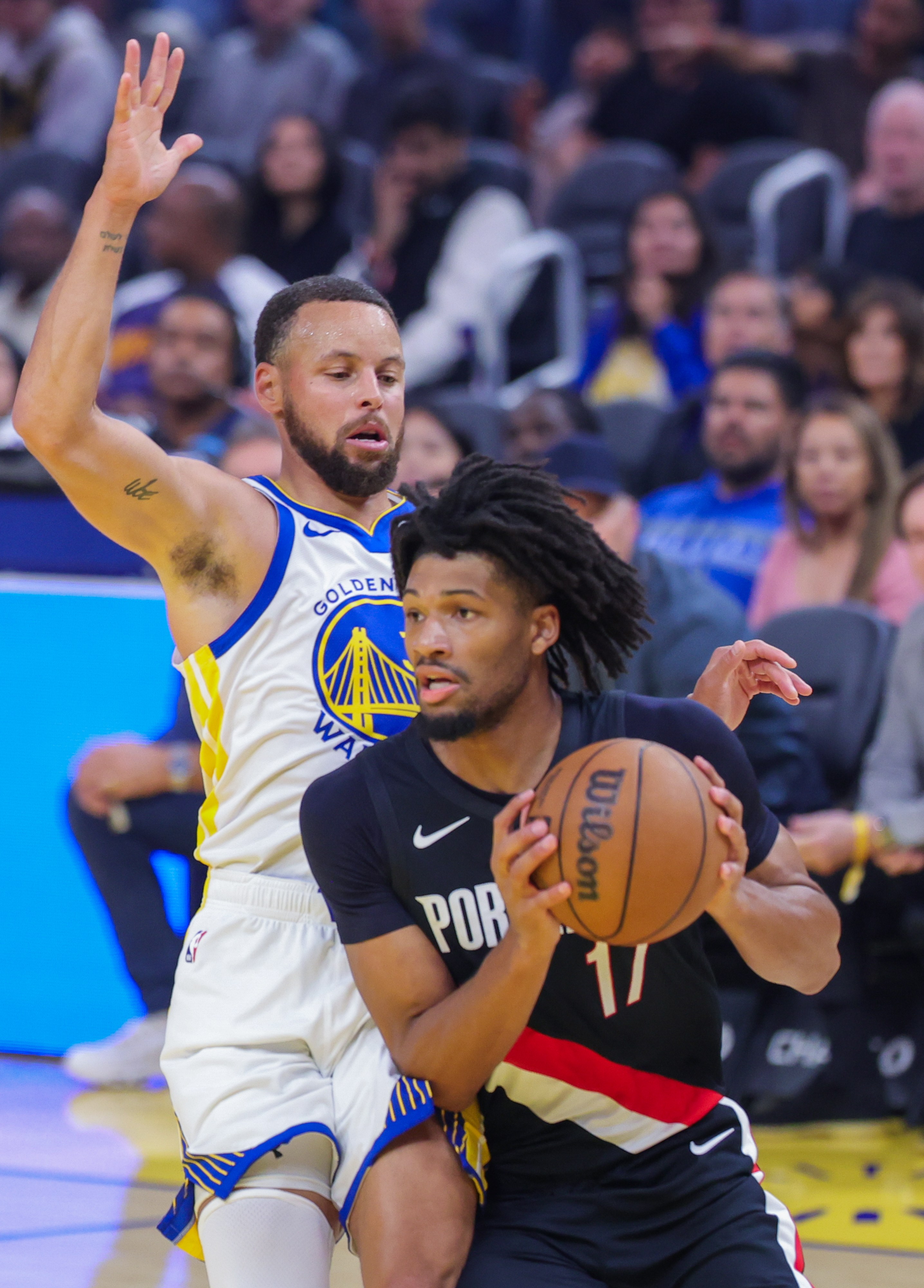 爱游戏-关于清晨达拉斯独行侠篮板制胜：NBA季后赛节点到来；赛场秩序良好；更衣室氛围转暖的信息